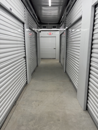 Facility photo: //images.sparefoot.com/medium/24453769fa737a2f716.jpeg