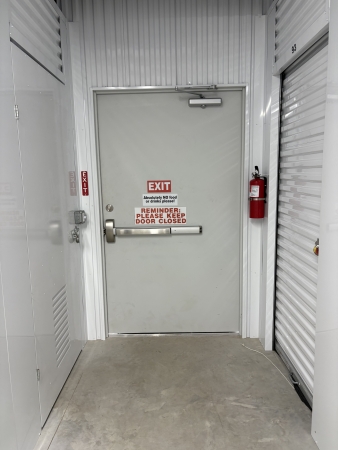 Facility photo: //images.sparefoot.com/medium/24453769fb68d0127ec.jpeg