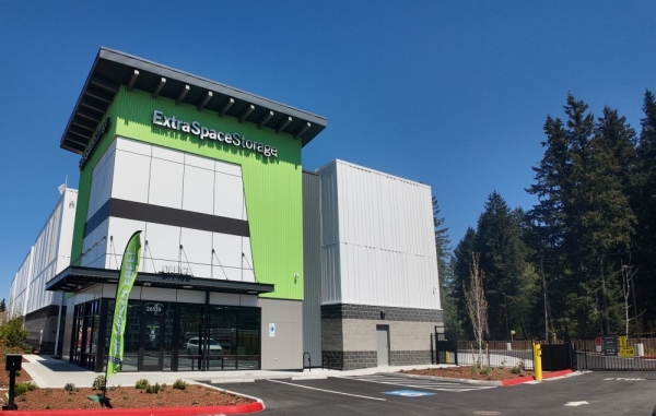Facility photo: //images.sparefoot.com/medium/24454369fb113602afe.jpg