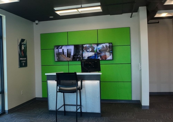 Facility photo: //images.sparefoot.com/medium/24454369fb1139f1a19.jpg