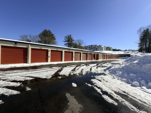 Facility photo: //images.sparefoot.com/medium/24454469ccdf87dd5a2.jpg