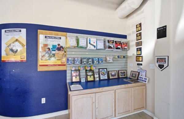 Facility photo: //images.sparefoot.com/medium/24456669e9484db1819.jpg