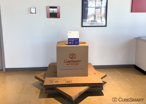 Facility photo: //images.sparefoot.com/medium/24458569e0ae753c3dd.jpg