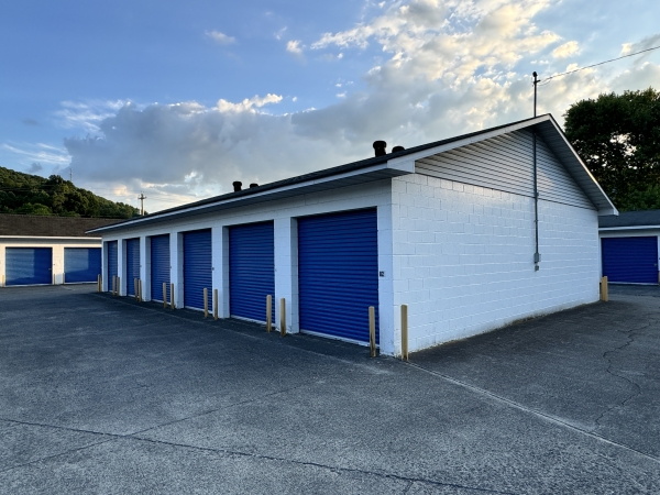 Facility photo: //images.sparefoot.com/medium/24458669c1e496b6add.jpg