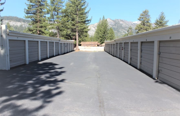 Facility photo: //images.sparefoot.com/medium/24459369bc0d2a81011.jpg