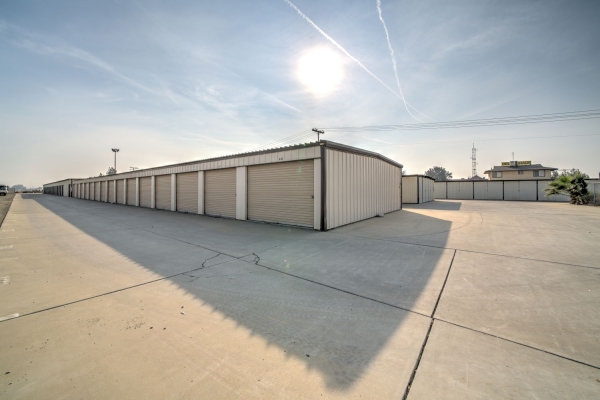 Facility photo: //images.sparefoot.com/medium/24460669f0fbe40bc36.jpg