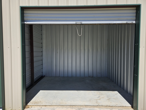 Facility photo: //images.sparefoot.com/medium/2446476a1b445293ac4.jpg