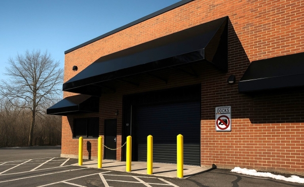 Facility photo: //images.sparefoot.com/medium/24465469cd771715c57.jpeg