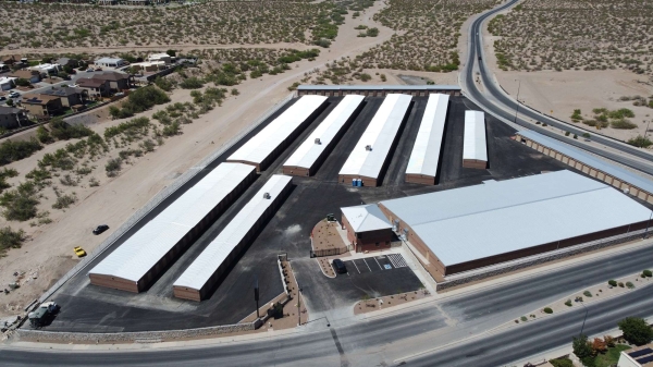 Facility photo: //images.sparefoot.com/medium/24465969f2915df045c.jpg