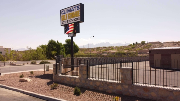Facility photo: //images.sparefoot.com/medium/24465969f2915f4e525.jpg