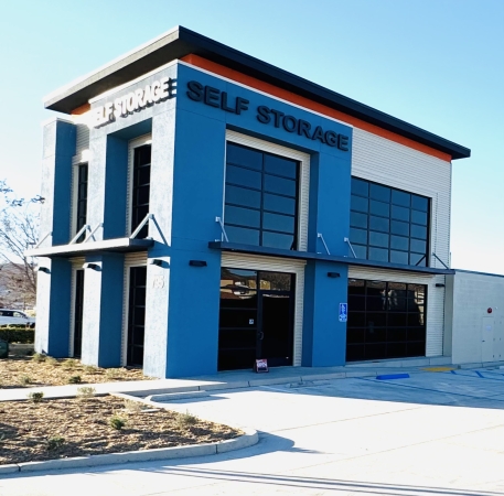 Storage Units at Mountain Top Self Storage - 795 West Tehachapi Boulevard