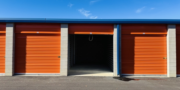 Storage Units at Mountain Top Self Storage - 795 West Tehachapi Boulevard