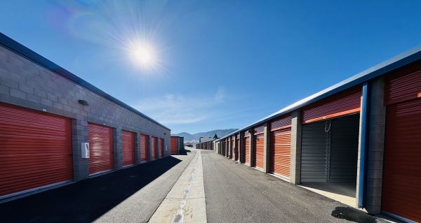 Storage Units at Mountain Top Self Storage - 795 West Tehachapi Boulevard