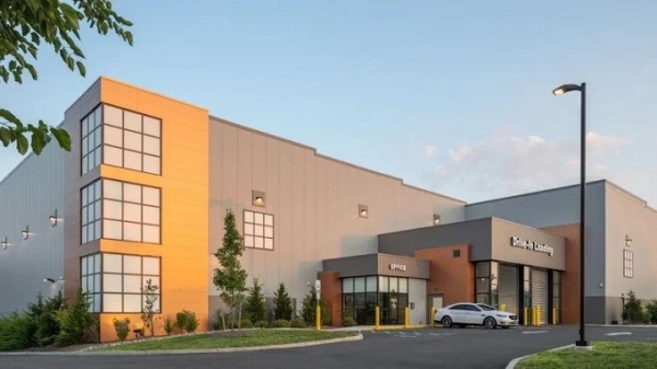 Facility photo: //images.sparefoot.com/medium/24469669c534224879e.jpg