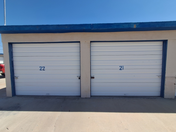 Facility photo: //images.sparefoot.com/medium/24469769d567f5dbcf4.jpg