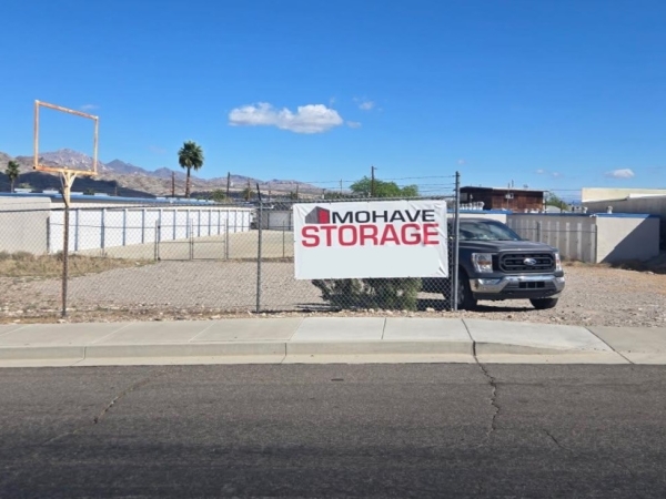 Facility photo: //images.sparefoot.com/medium/24469769d583af2e258.jpg