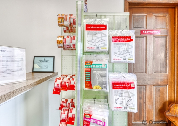 Facility photo: //images.sparefoot.com/medium/24472169e092be55b31.jpg