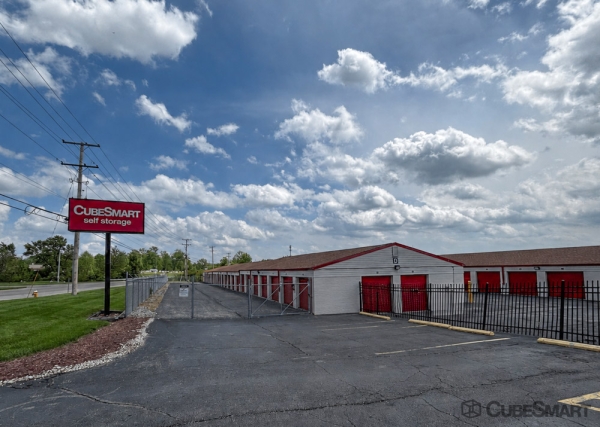 Facility photo: //images.sparefoot.com/medium/2447306a1005ed74ff6.jpg