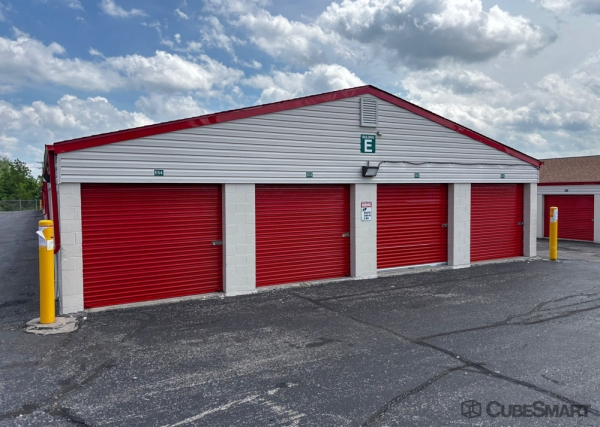 Facility photo: //images.sparefoot.com/medium/2447306a196173954bf.jpg