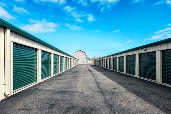 Facility photo: //images.sparefoot.com/medium/2447436a241cb10ea32.jpg