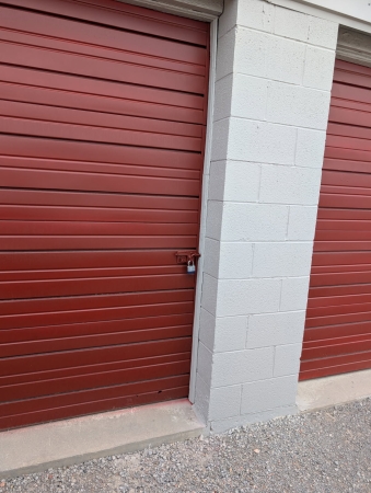 Facility photo: //images.sparefoot.com/medium/24475669cd63d03e2b0.jpg