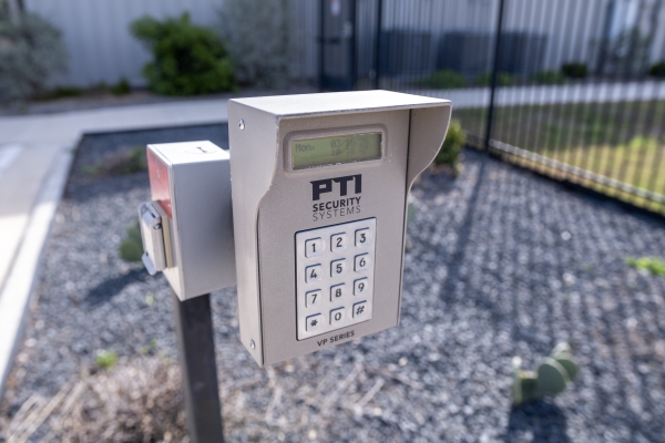 Facility photo: //images.sparefoot.com/medium/2447586a246f32a788f.jpg