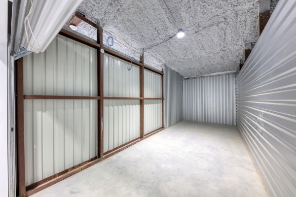 Facility photo: //images.sparefoot.com/medium/2447586a246f55d08eb.jpg