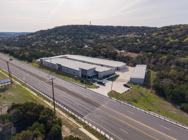 Facility photo: //images.sparefoot.com/medium/2447586a246fe5000d6.jpg