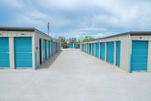 Facility photo: //images.sparefoot.com/medium/24476369cd24702e40b.png