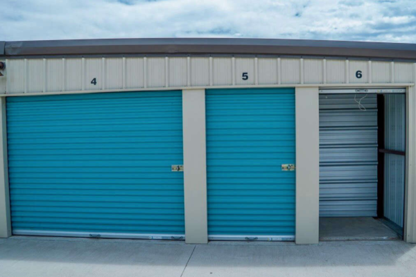 Facility photo: //images.sparefoot.com/medium/24476369cd247400838.png