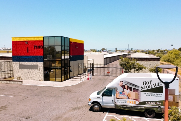 Facility photo: //images.sparefoot.com/medium/24477369dd5e8611d19.jpg