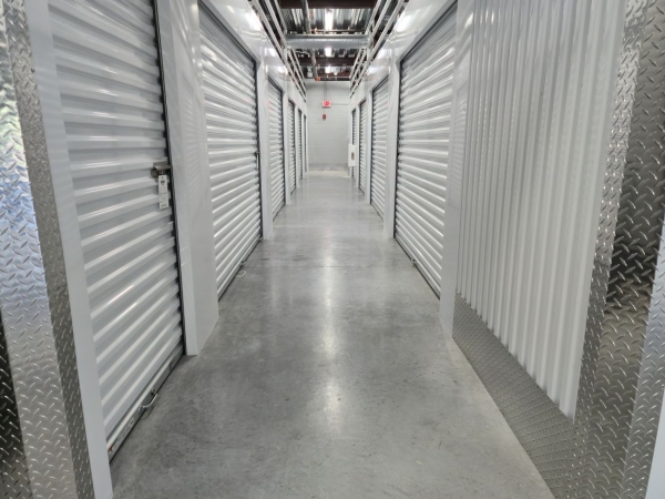 Facility photo: //images.sparefoot.com/medium/24477769e0cfe580c0a.jpg