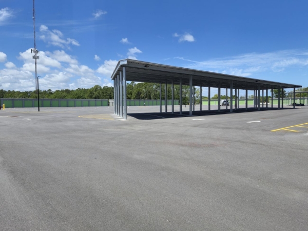 Facility photo: //images.sparefoot.com/medium/24477769e0cfe6b1b98.jpg