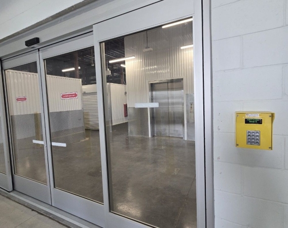 Facility photo: //images.sparefoot.com/medium/24477869da39318fe92.jpg