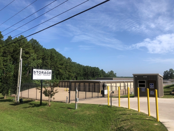 Facility photo: //images.sparefoot.com/medium/24479569d1008f042fb.png