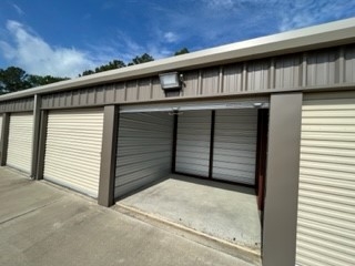 Facility photo: //images.sparefoot.com/medium/24479569d100a4dbdaa.jpg