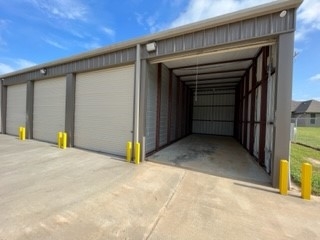 Facility photo: //images.sparefoot.com/medium/24479569d100a778649.jpg