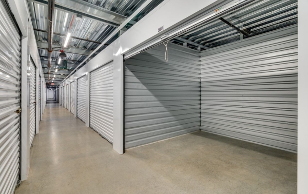 Facility photo: //images.sparefoot.com/medium/2448026a32e3dc625d1.jpg
