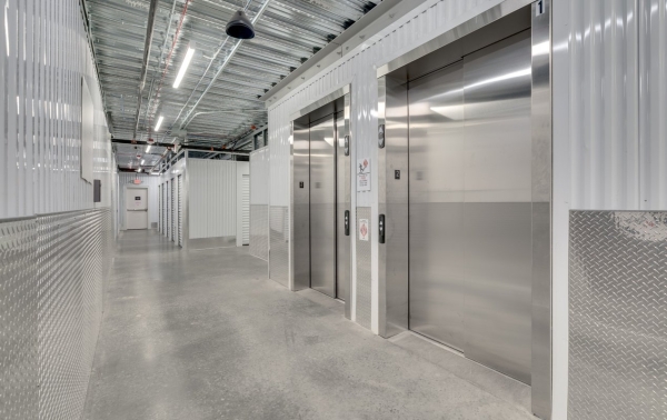 Facility photo: //images.sparefoot.com/medium/2448026a32e3df2340d.jpg