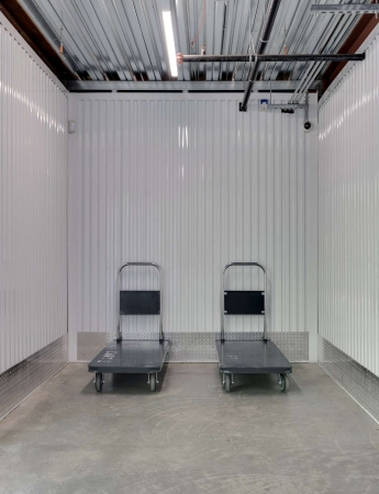Facility photo: //images.sparefoot.com/medium/2448026a32e3dfdcccc.jpg