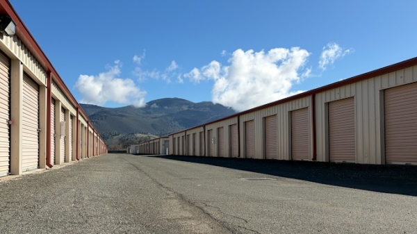 Facility photo: //images.sparefoot.com/medium/24480369fe3fcd1afa1.jpeg