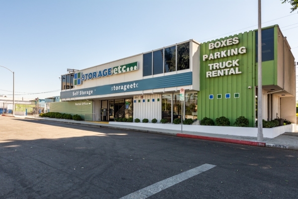 Facility photo: //images.sparefoot.com/medium/24481169d51805f2c57.jpg