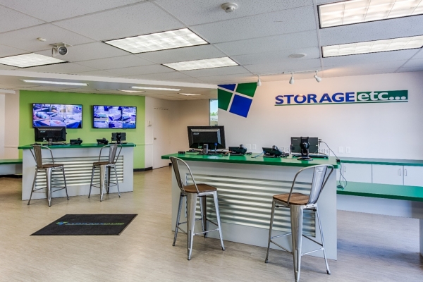 Facility photo: //images.sparefoot.com/medium/24481169d5180799713.jpg