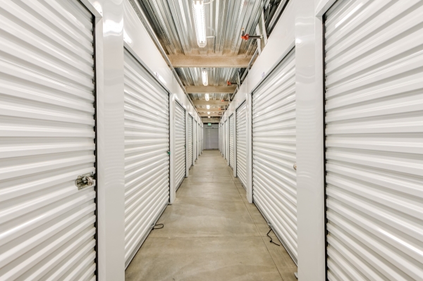 Facility photo: //images.sparefoot.com/medium/24481369d53bb037222.jpg