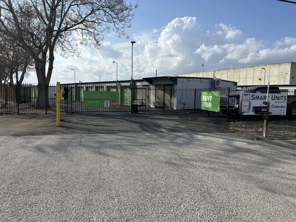 Facility photo: //images.sparefoot.com/medium/24484169d905d870214.jpg