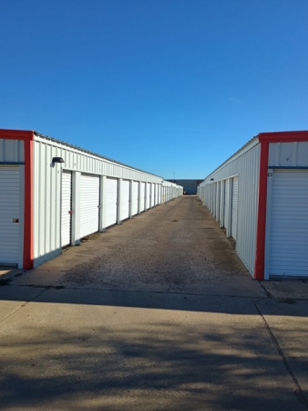 Facility photo: //images.sparefoot.com/medium/24485669f390d0d138b.jpg