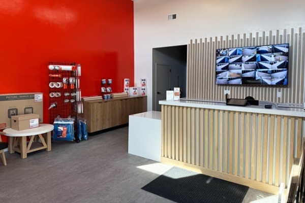 Facility photo: //images.sparefoot.com/medium/24486269e62727a0ebe.jpg