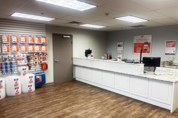 Facility photo: //images.sparefoot.com/medium/24487469e6272408d46.jpg