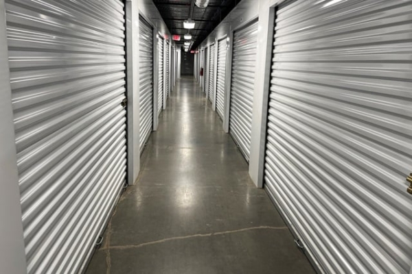 Facility photo: //images.sparefoot.com/medium/24487569e3844663746.jpg