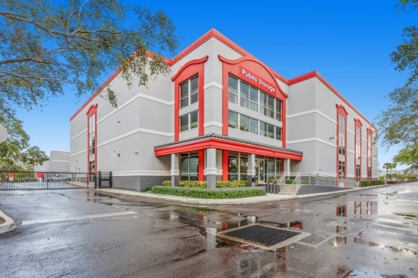 Facility photo: //images.sparefoot.com/medium/24488469e6273453d05.jpg